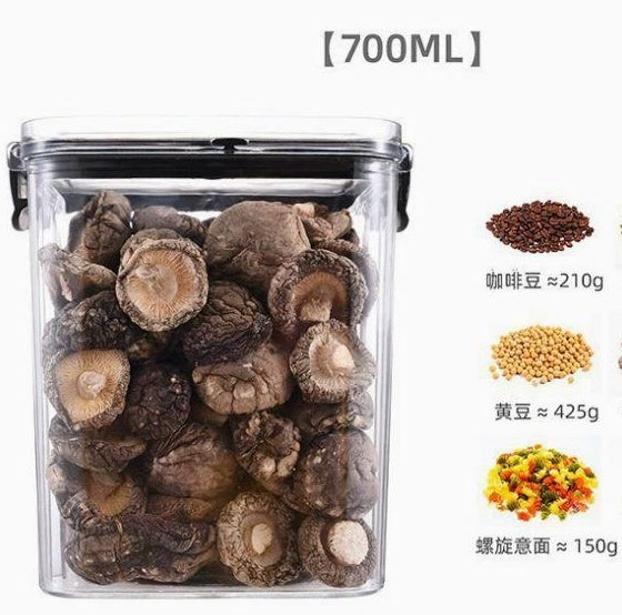 Clear container with dried mushrooms, showing capacity of 700ml, with comparisons to coffee beans, soybeans, and pasta.